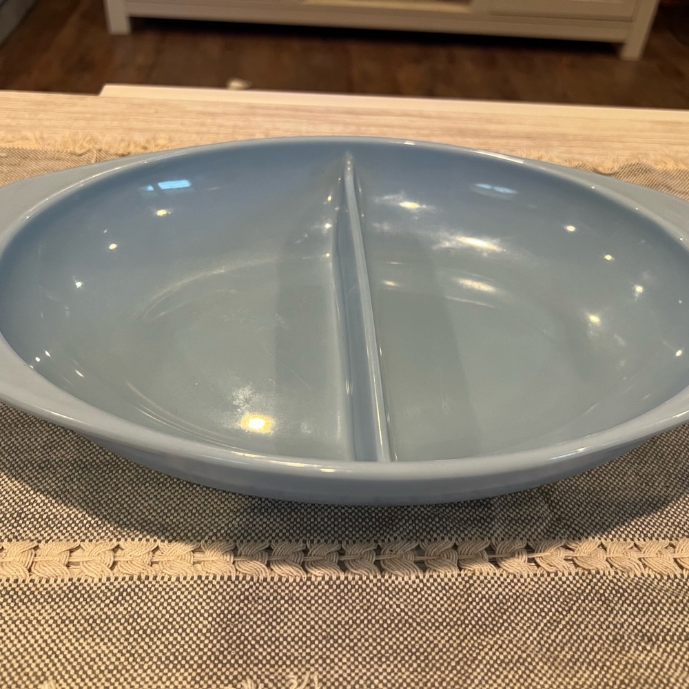 Pyrex Delphite Blue Divided Dish 1.5 qt